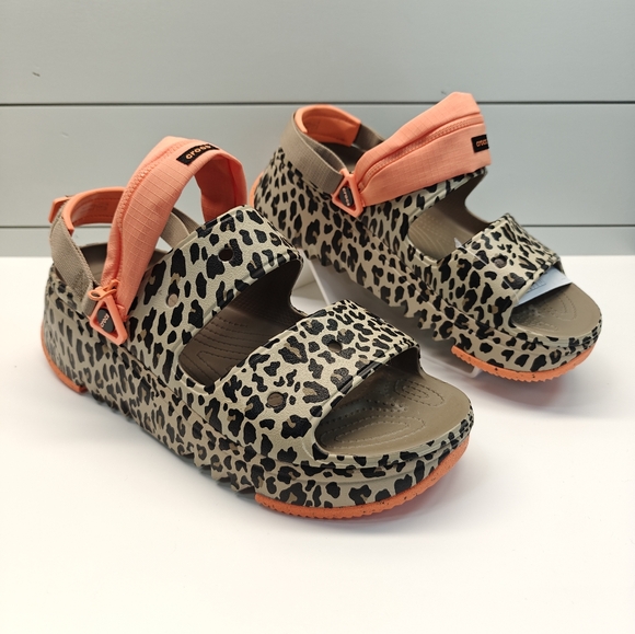 Crocs Hiker Xscape Khaki Leopard Sandal Clogs with zippered pouch size Men's 13 - Picture 2 of 11